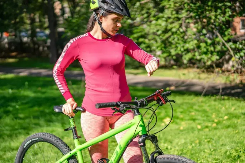 Jak dobrać idealną odzież na rower?
