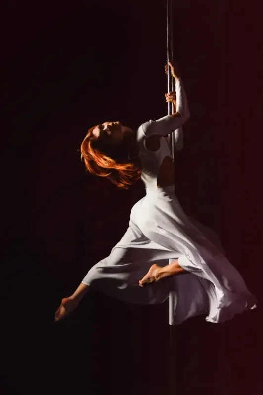 Dlaczego warto mieć odpowiedni strój do pole dance?